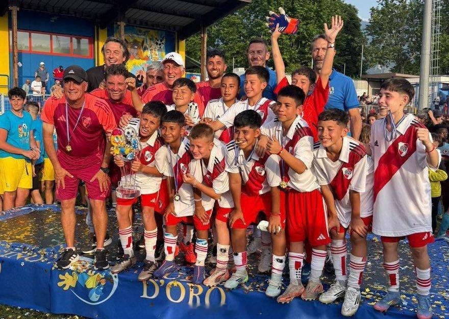🏆⚽️ 河床小梯队三度荣膺意大利金杯赛冠军！🙌小鸡意大利夺冠，连续第三年保持