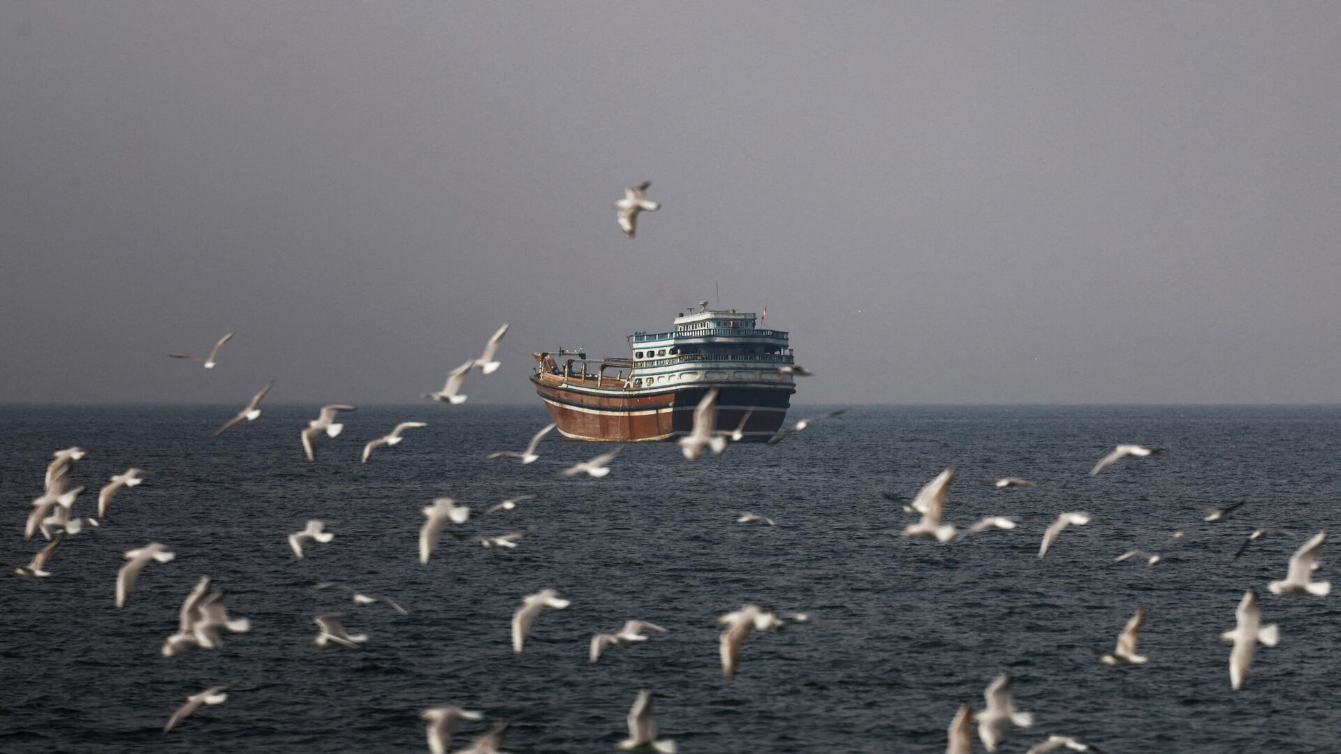 增加！【媒体：不顾美国袭击，伊朗增加通过霍尔木兹海峡的石油出口】《华尔街日报》援