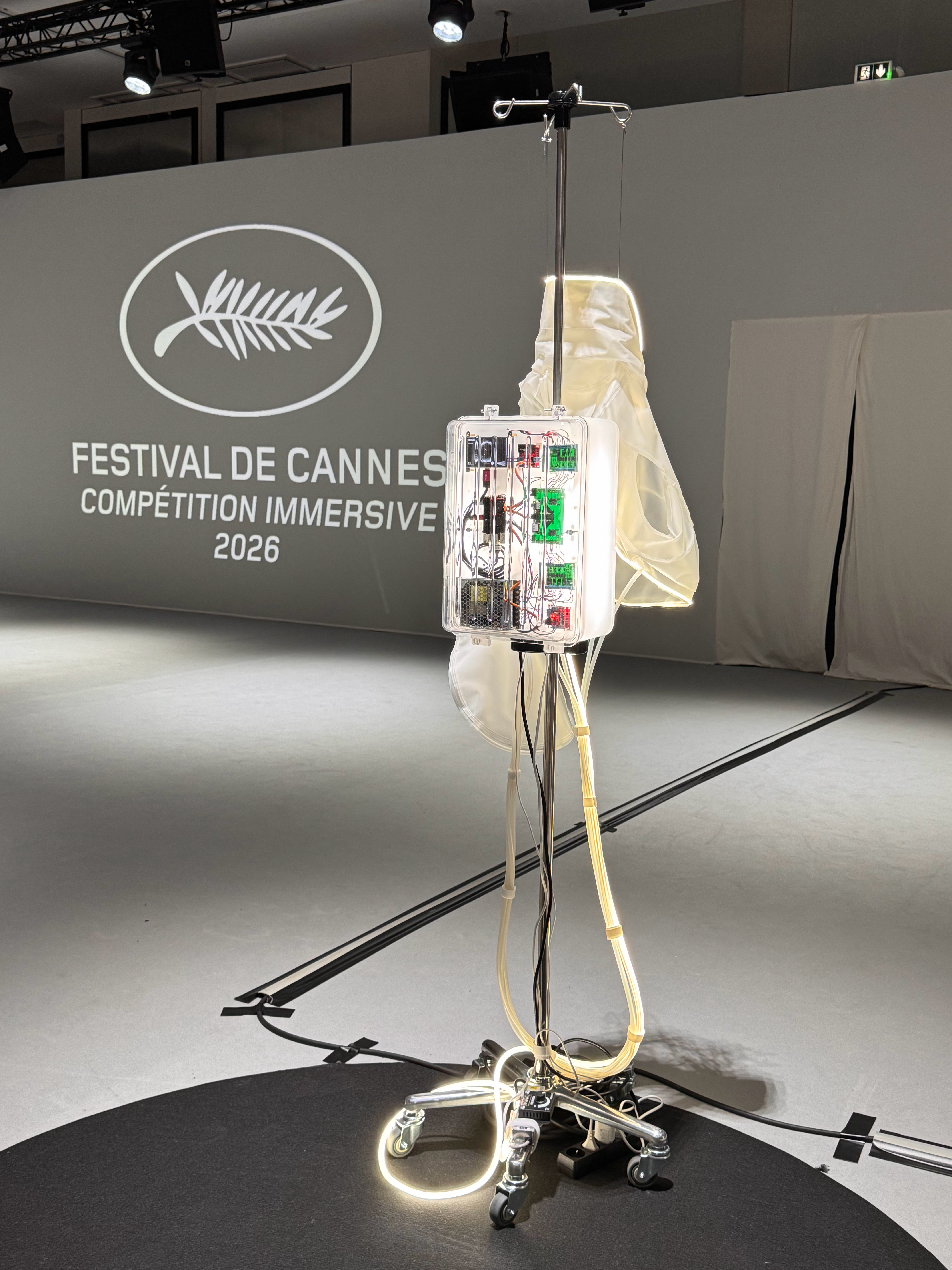 戛纳电影节  推荐今年戛纳沉浸式单元的韩国作品《VooooooPeeeeee》。