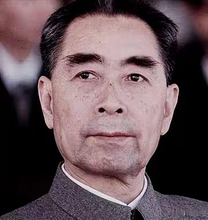 1950年10月，北京中南海。一场会议开了又开，决定推了又推。最终拍板的那一刻，