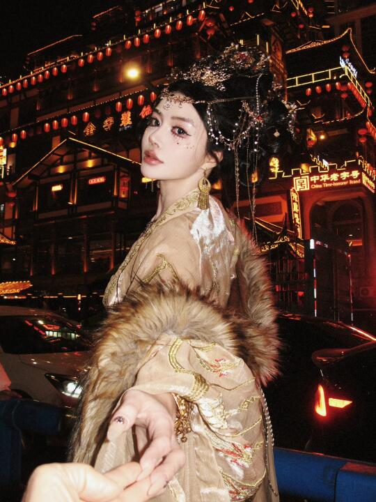 📸洪崖洞拍照机位｜汉服和洪崖洞适配度100%！