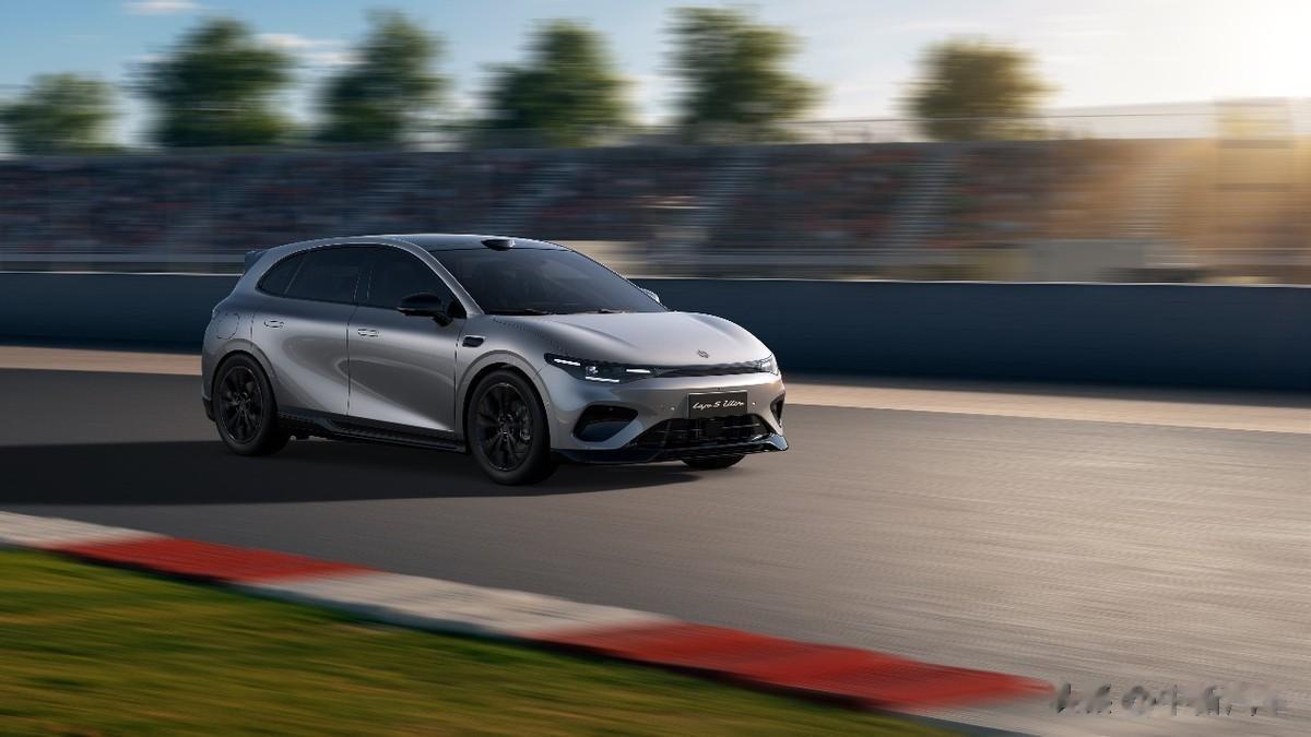 零跑Lafa5 Ultra为极致玩家而来，上市限时惊喜价11.88万起