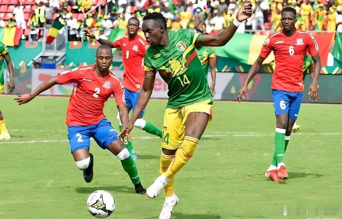 今日公开菜单           非洲杯 赤几内亚 VS 阿尔及利亚这是一场实力