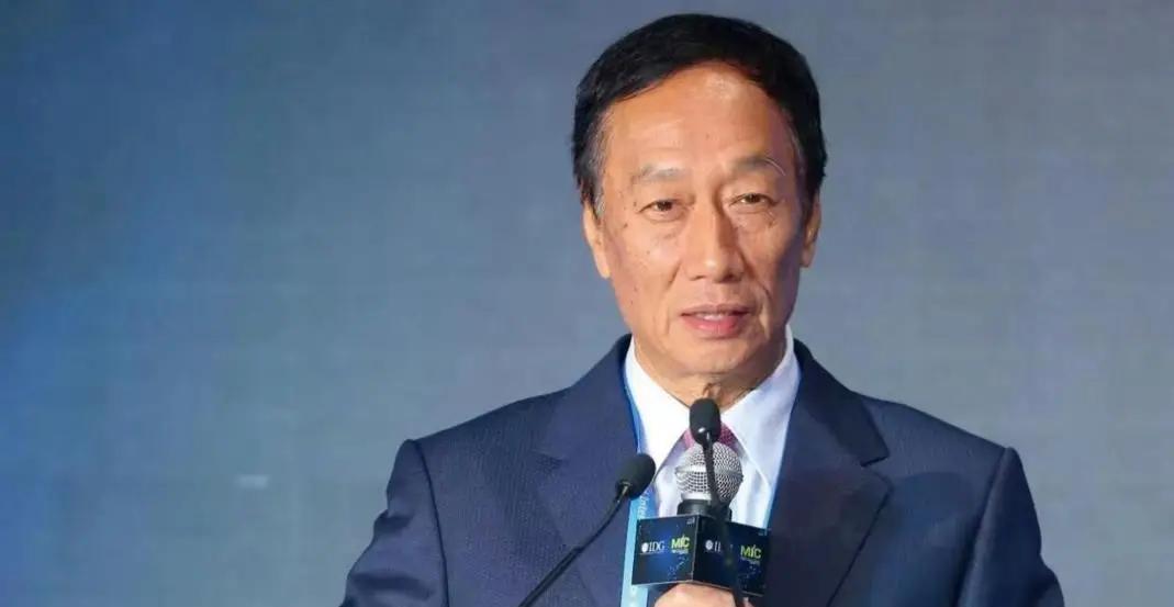 同样被美国逼，为什么富士康和台积电走了完全不同的两条路？郭台铭还是太聪明了！
