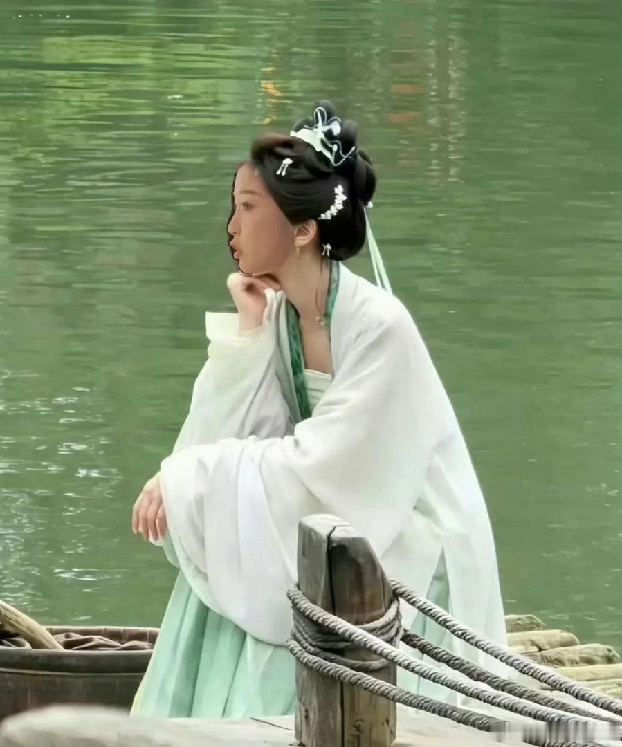 虞书欣赵今麦谁更适合清冷风古装美女？ 