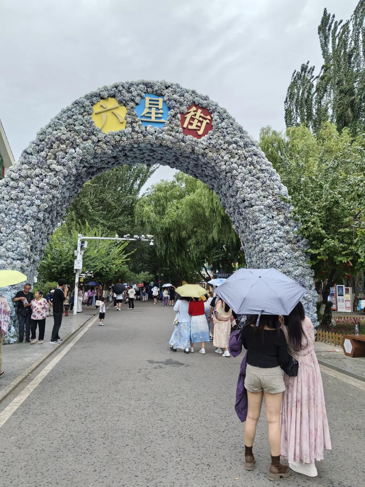 《苹果香》歌词中有句经典歌词您还记得吗？
《苹果香》是狼戈在2021年发布的歌曲