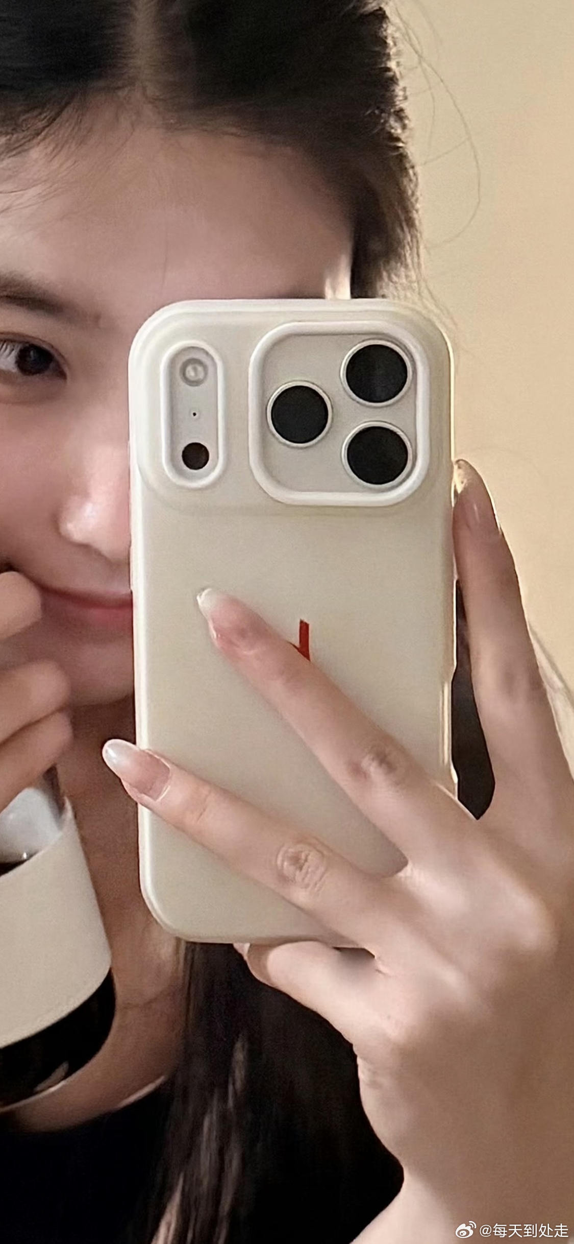 为啥很多好看的小姐姐都喜欢把iPhone 17PM框成16PM在用？ 