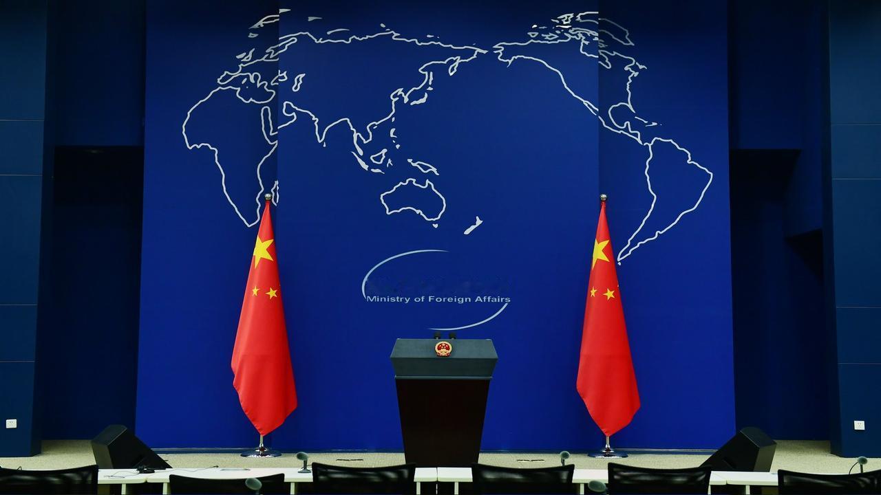 新闻快讯——为进一步便利跨境出行，中国决定自2026年2月17日起，对加拿大、英