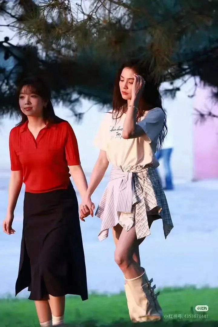 这两位大家觉得谁是女主 