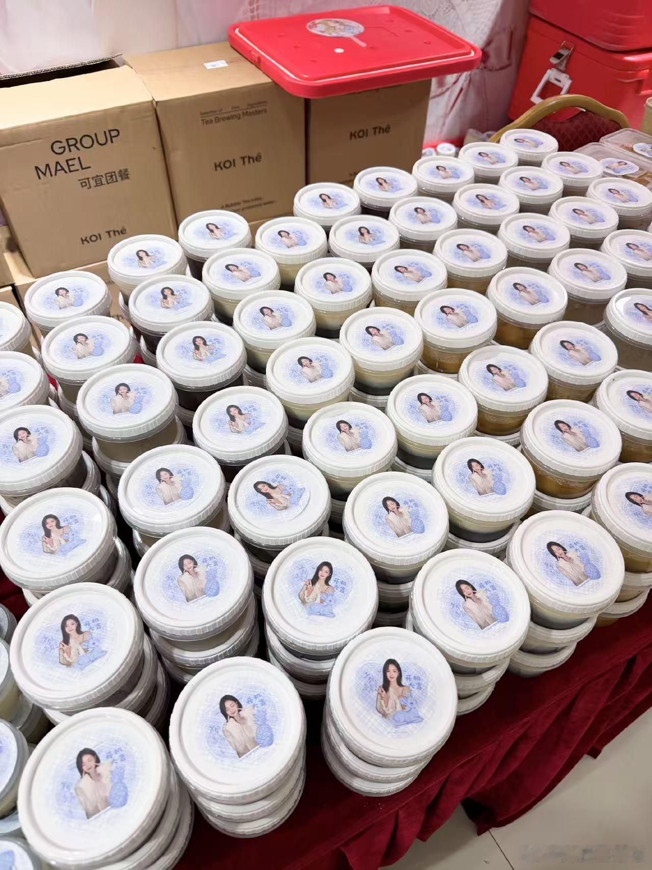 白鹿从不吝啬自家粉丝白鹿大方不是说说而已 对粉丝的这份大方和爱，真的不是说说而已
