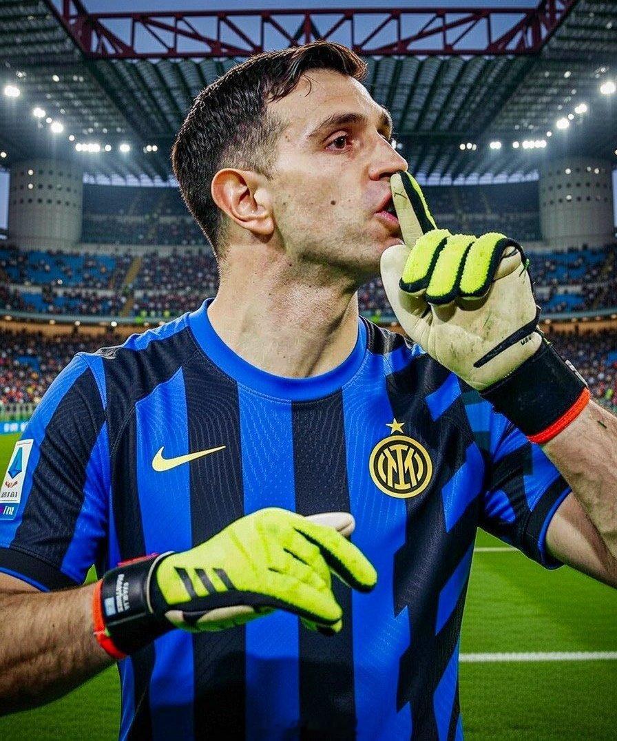 迪马齐奥 🇮🇹（记者）：国际米兰已与阿斯顿维拉门将埃米利亚诺·马丁内斯进行了