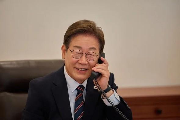 中韩有事好商量，又联手办成一件大事
前几天，韩国总统李在明登上黄海延坪岛前线，对