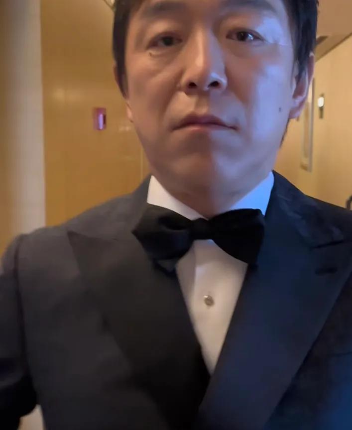 笑不活了，今天娱乐圈最搞笑的事，是黄渤带来的！

6月17日晚，48岁的黄渤，在