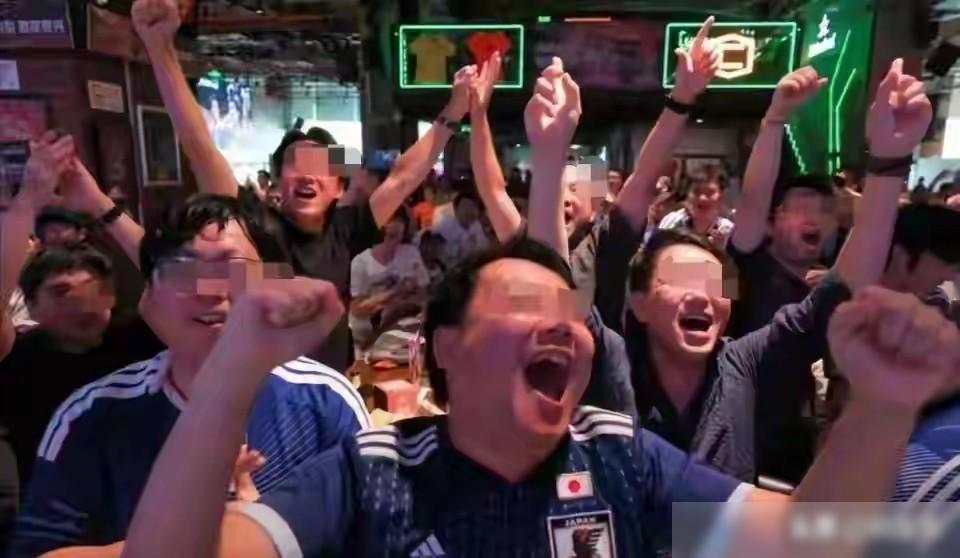 日本队被巴西二比一绝杀，止步世界杯32强，想拿冠军就没实力。

这话不好听，但这