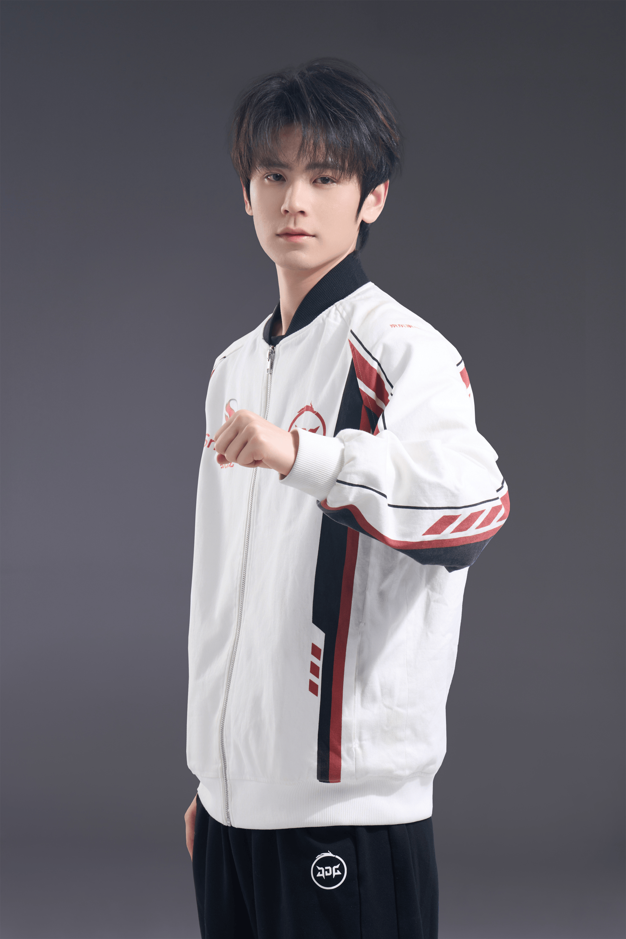 北京JDG定妆照：期待他们带着坚定信念，用实力迎接破晓曙光