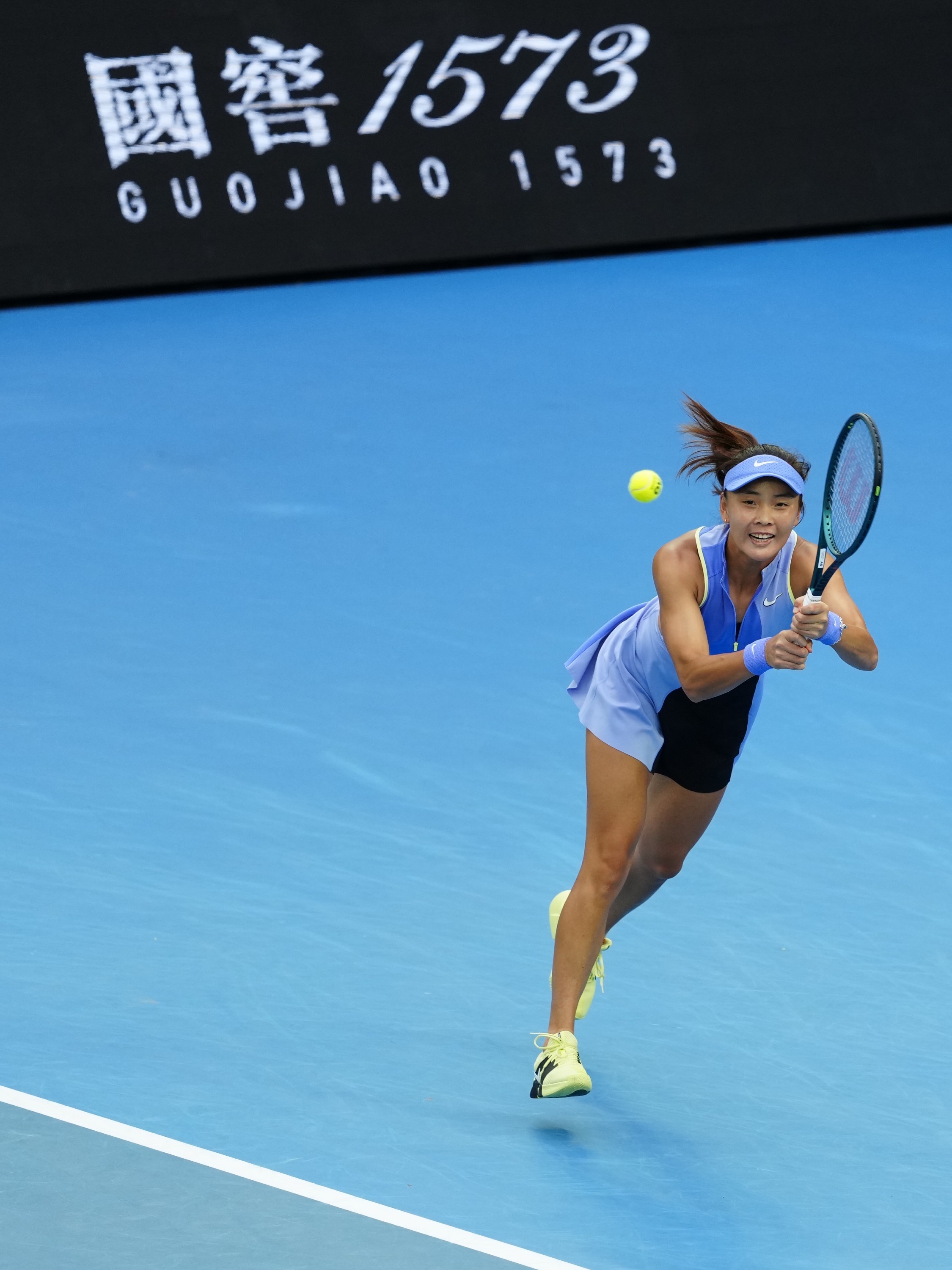 澳网2026 第二比赛日，袁悦挑战斯瓦泰克，五星体育正在直播。目前首盘2-0，袁