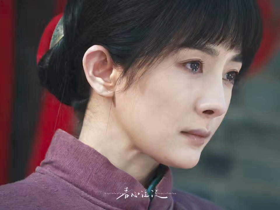 绣绣横跨青、中、老三个阶段，是整部剧年龄跨度最大、表演挑战最高的角色，而杨幂交出