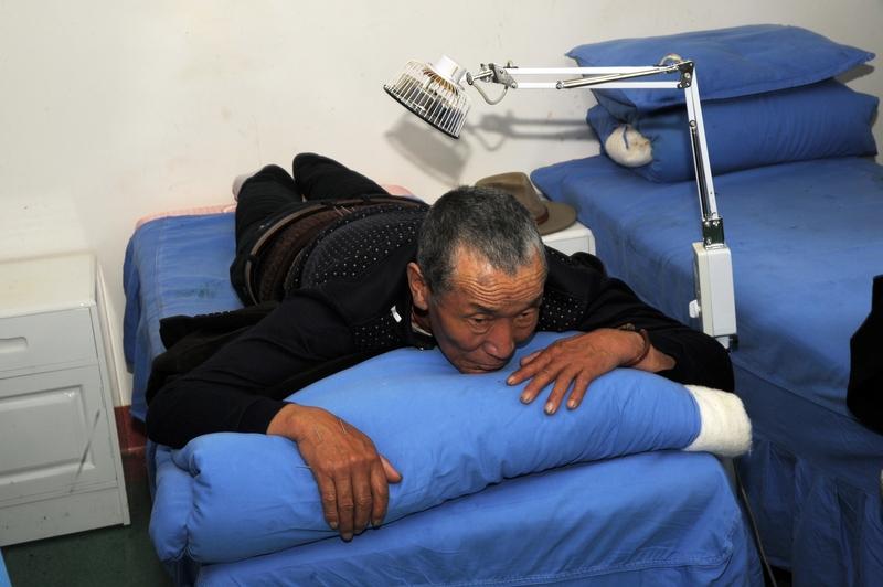 从轻资产、重服务、强刚需的角度。

居家健康管理与监护

机会点： 大部分老人希