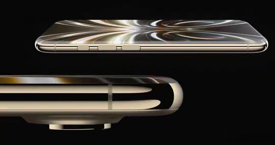 其实苹果早已将 iPhone Pro Max 机型的屏幕提升至 6.9 英寸，但