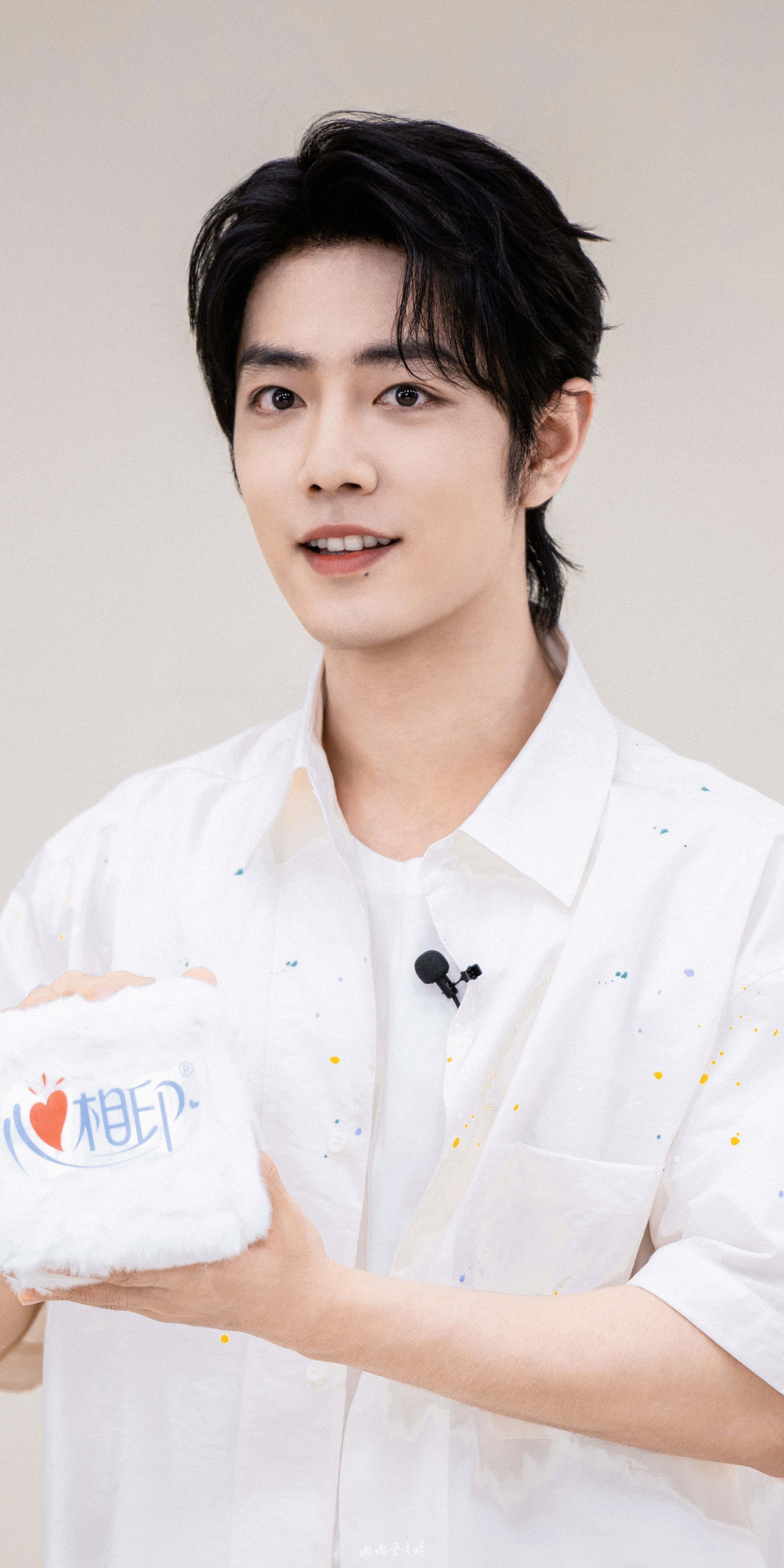 肖战清新帅气的白衬衣战！好养眼！ ​​​