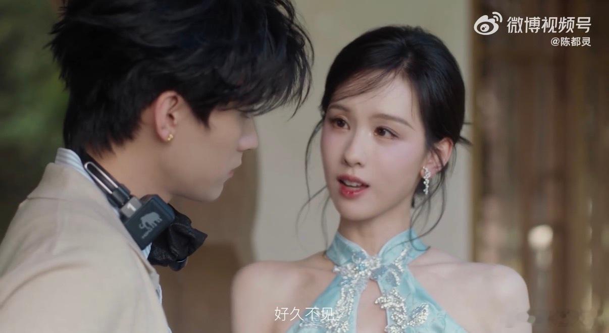 陈都灵翘楚现代番外短片 陈都灵周翊然现代番外短片太牛！互动火花四溅，旗袍西装适配