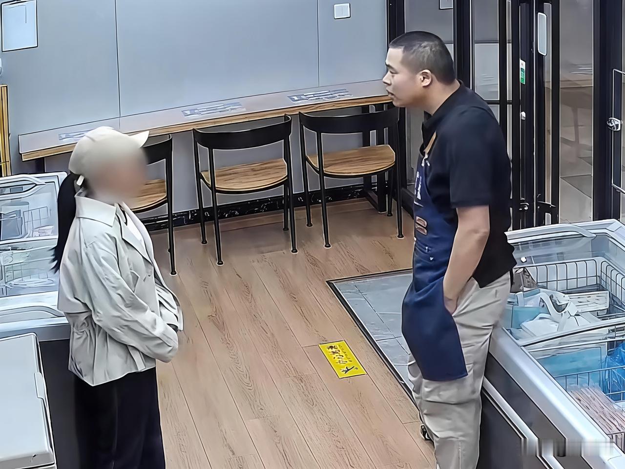 15岁女孩打工尽孝被拒，济南店主掏出120元：不能雇你，但这钱给你！

五一假期