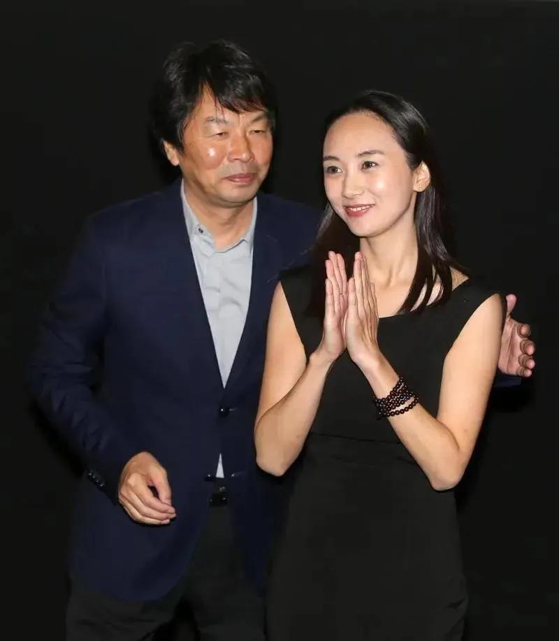 专家刘震云揭露“酒后失控”背后的真相：愤怒、逃避还是自卑？社会应如何对待借酒推卸