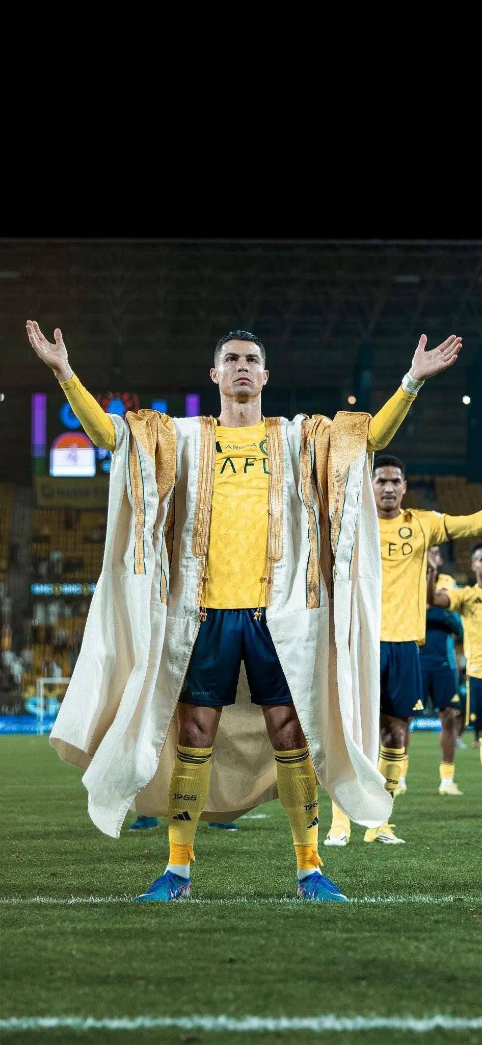 C罗新成立的CR7体育投资公司，收购了阿尔梅里亚俱乐部的25%股份。

一年前，