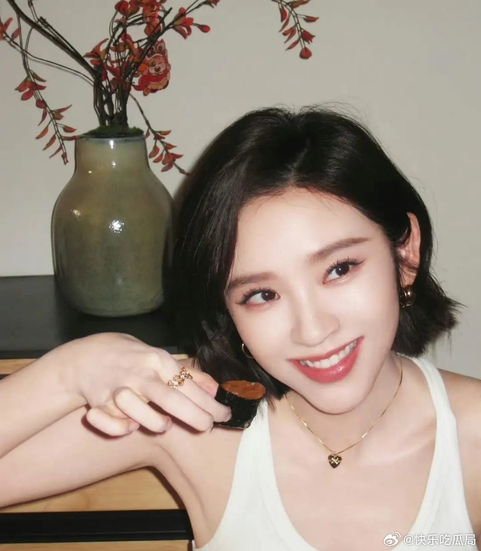 张若昀的姐夫瘾挺大，圈里只有老婆，真是个好厨娘 