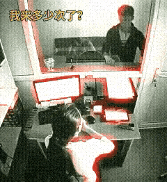 近日，小伙子怒砸办事窗口玻璃事件引起热议，事情的起因是小伙子去找工作人员办事，一