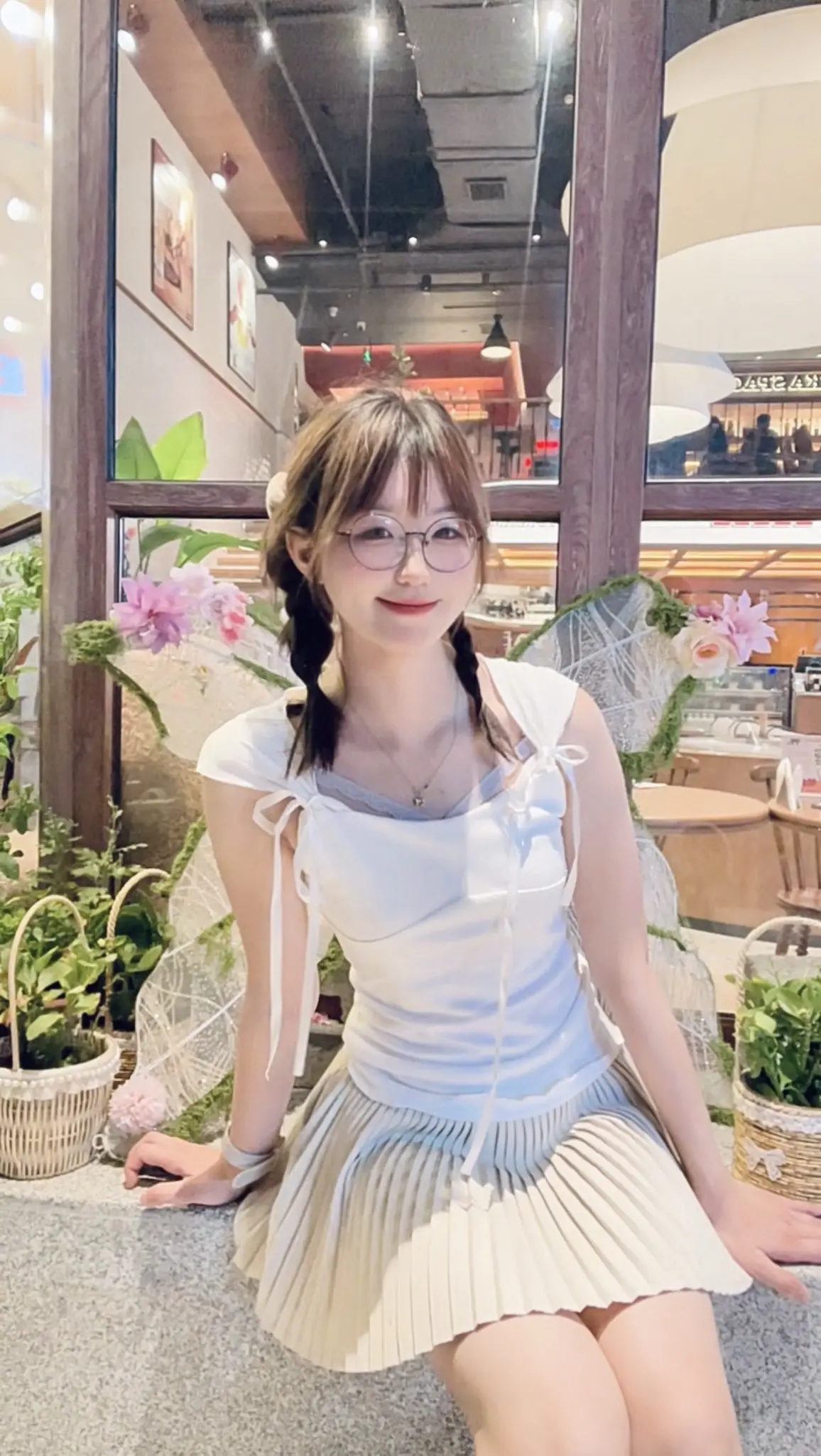 朋友劝我可别傻，但她的笑真的好甜