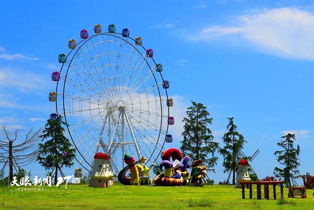 哈尔滨|避暑度假到贵州 | 贵安新区云漫湖：梦幻粉色沙滩，家门口的“夏日浪