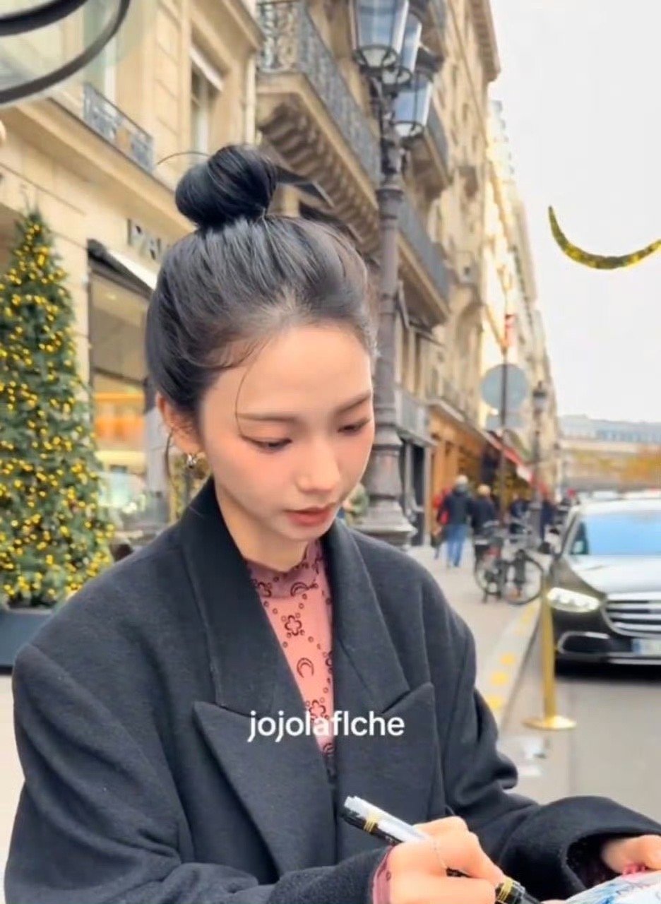 柳智敏怼脸状态美