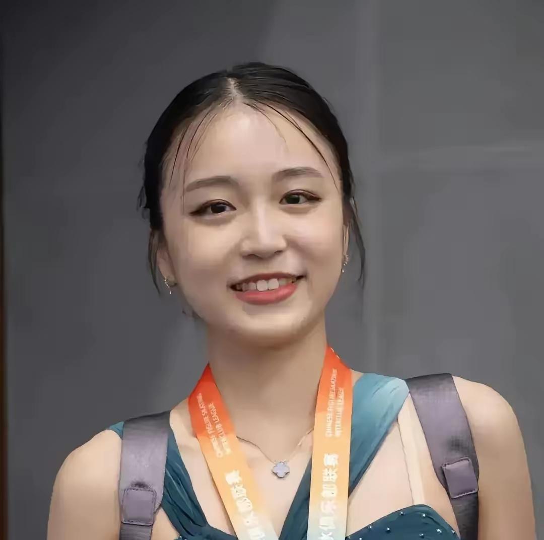 聂枫
哈佛终身教授辞职回国，女儿放弃美籍
​他走那天，实验室同事以为只是休假。三