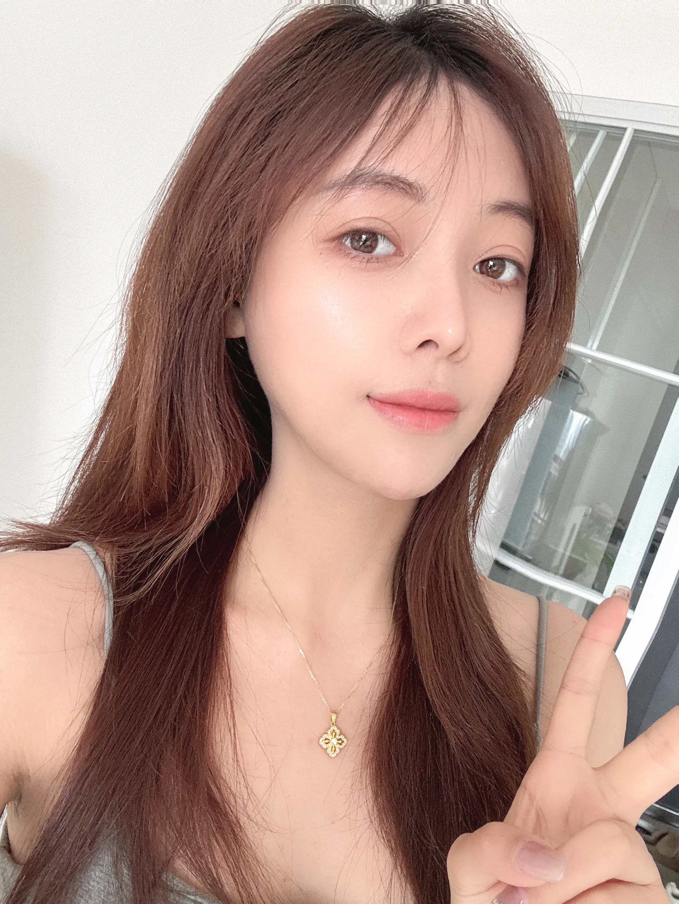 仙女一般偶尔见人就好。大多时候喜欢闭关修炼。[偷笑][偷笑]。自己玩很...