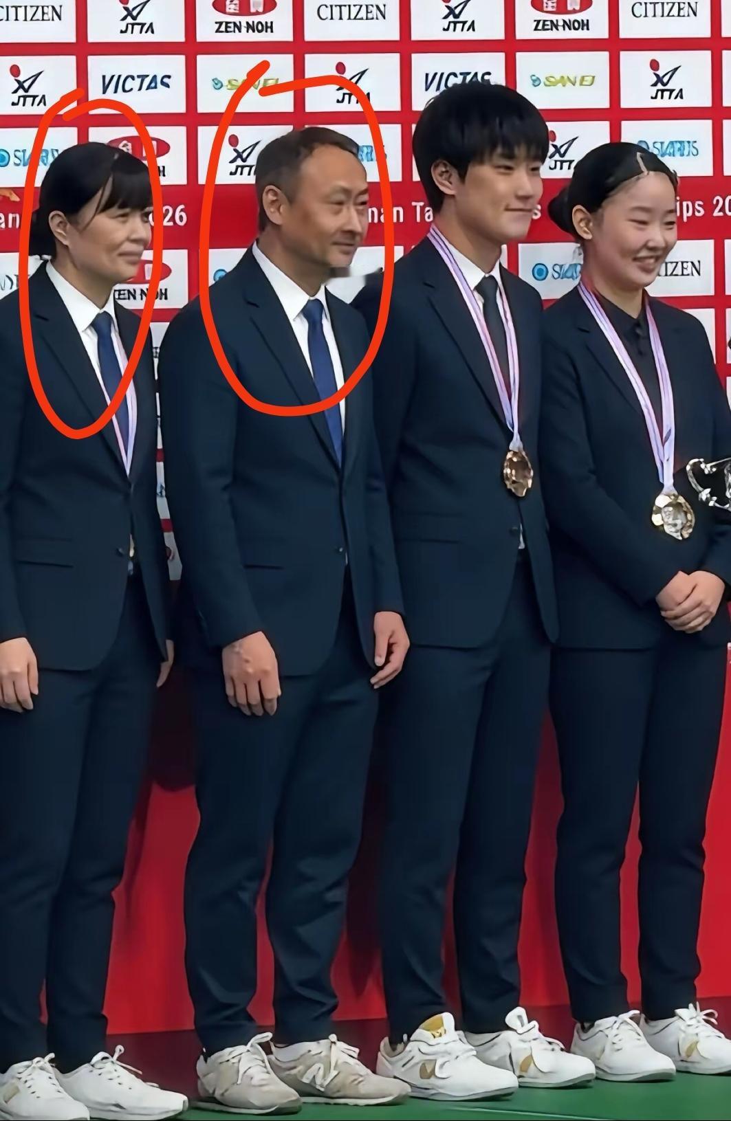 张本宇一家为什么都是一个姓？
都姓“张本”呢？
张本宇的老婆叫张本凌，不知道的还