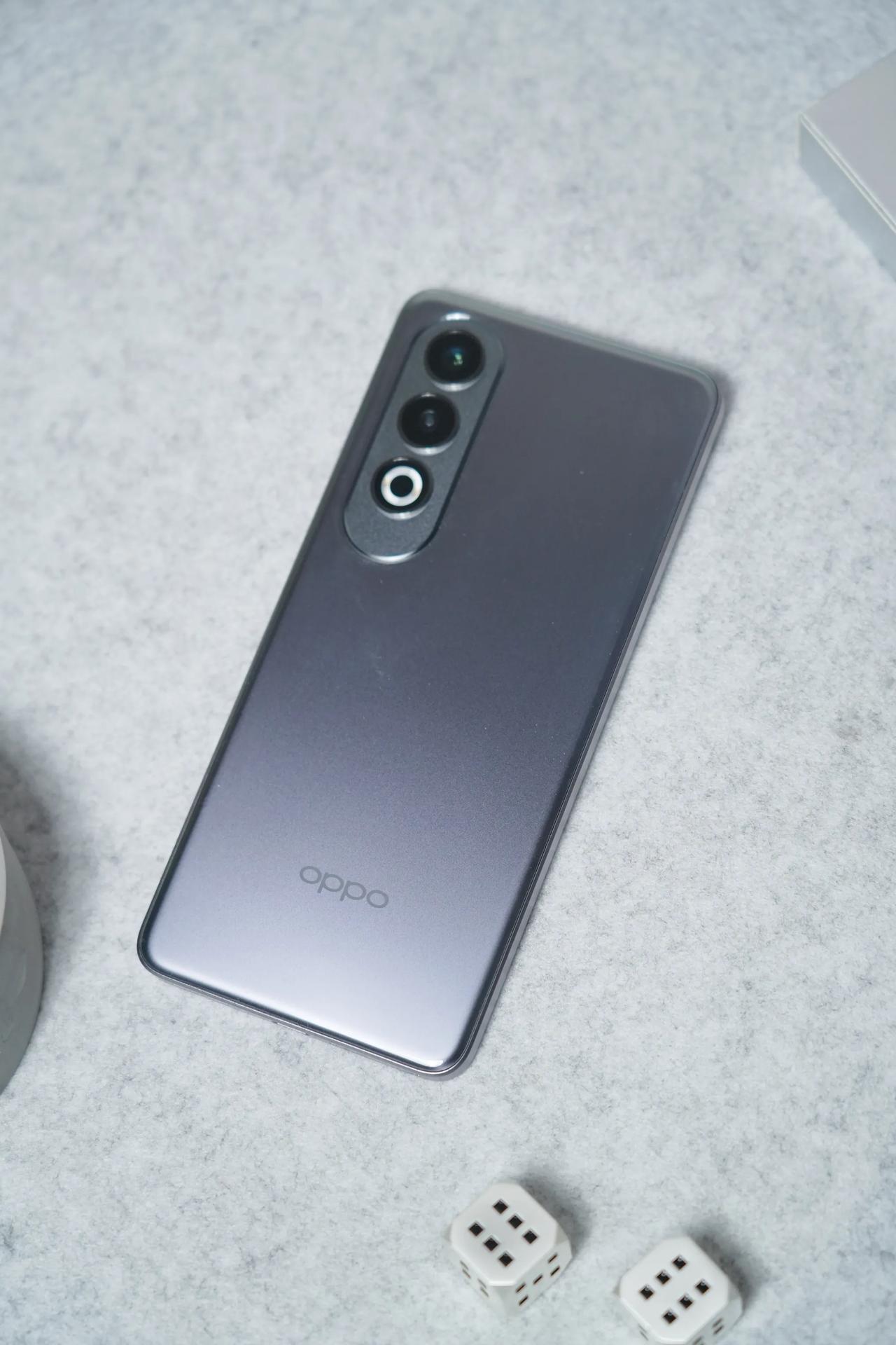 先上结论：OPPO K12的产品经理估计是个天秤座，这台机器的体验可以说是极致的