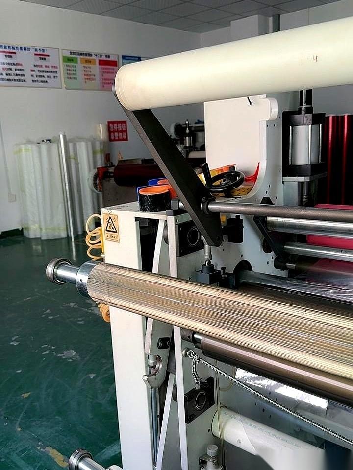 刚刷到马斯克，说20年后钱会消失，因为AI啥都能干了，物质极大丰富。
我差点就信