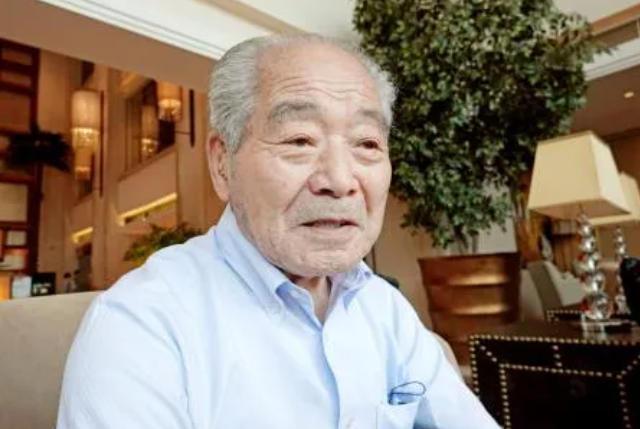 现年95岁的日本老人清水英男曾经是臭名昭著的731部队少年队队员，在部队的那段经