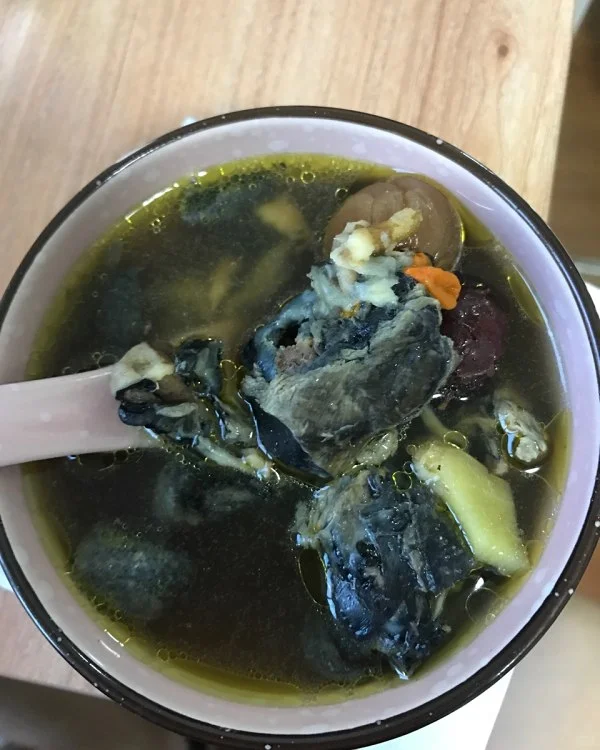 百合茯苓乌鸡汤，延缓卵巢衰老抑制卵巢病变