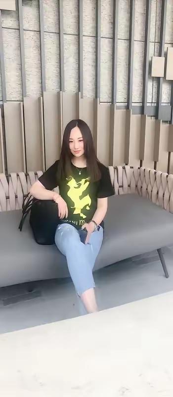 如果小姐38岁还单着，找个同龄的对象基本希望不大了，婚姻这路可不好走了！
同龄的