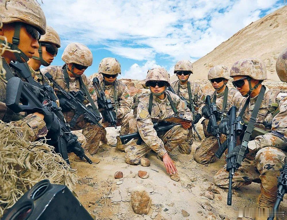 【 】人生由自己定义，不必为迎合别人而焦虑；人生无法重来，不能因害怕失去而徘徊。