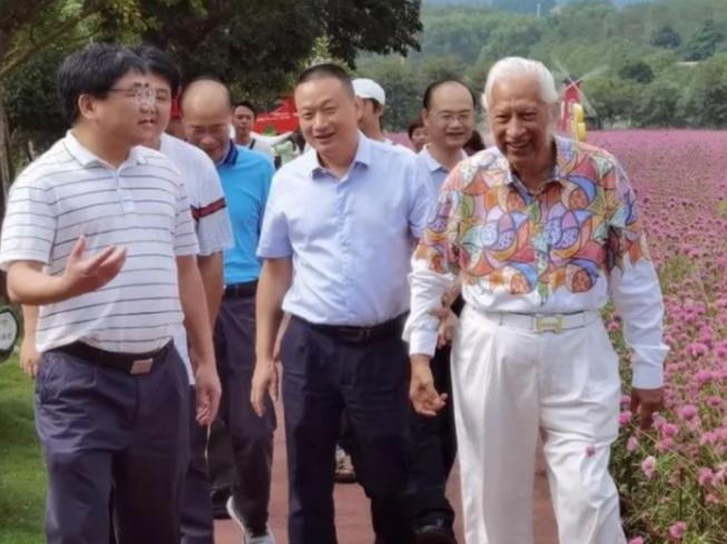 “我没有一丝一毫的中国血统，但是我有100%的中国心，我将用一生来报答中国。”印