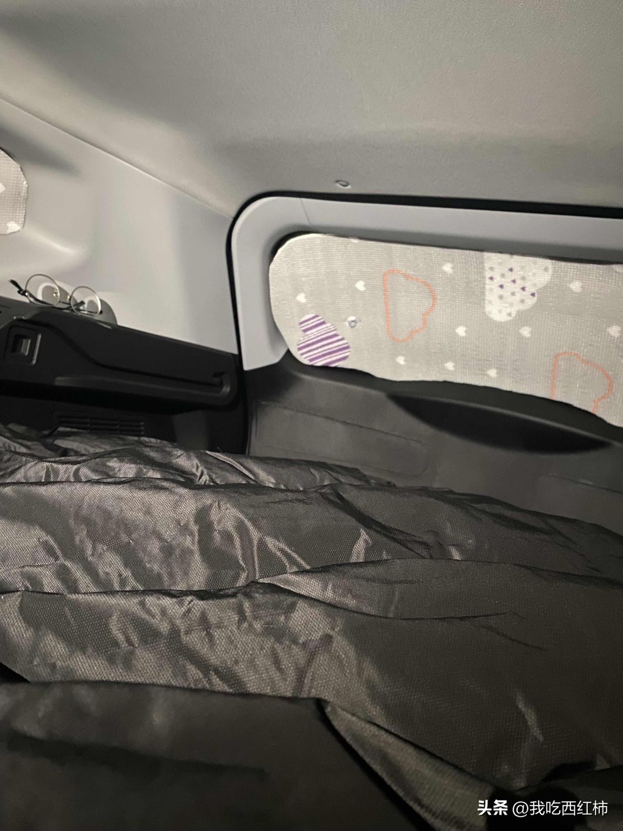 被噪音折磨，为了活命，我选择在车里睡
实在是被楼上的噪音整怕了，上去找了10遍不