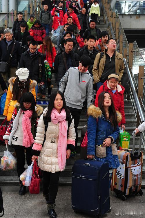 春运出行福利！火车票最低2折，12306已售超1.5亿张，夜间高铁也加开了
 