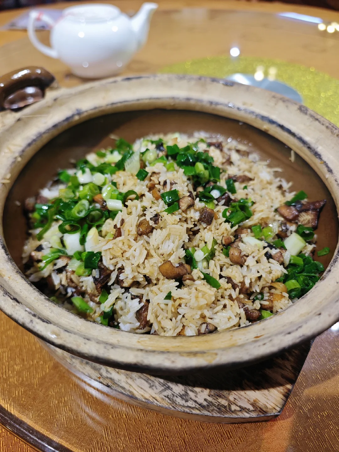 大排档里的黄鳝饭，远比酒楼里的应酬饭吸引