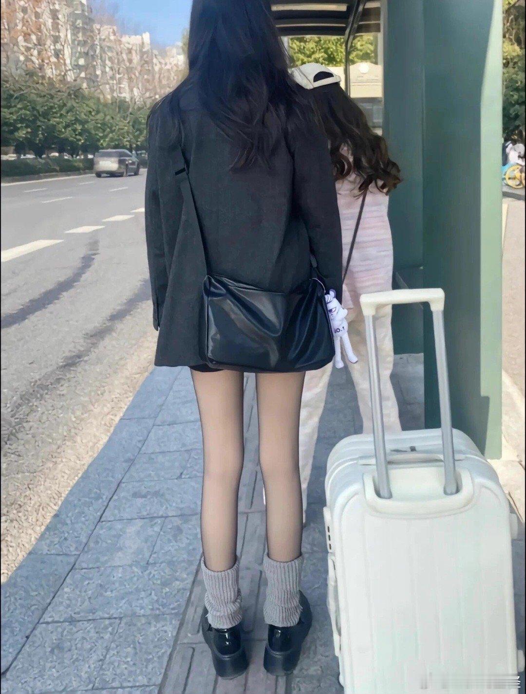 不懂就问    这为什么叫炮姐穿搭？你们家男朋友也都是10万个为什么吗？？？？ 