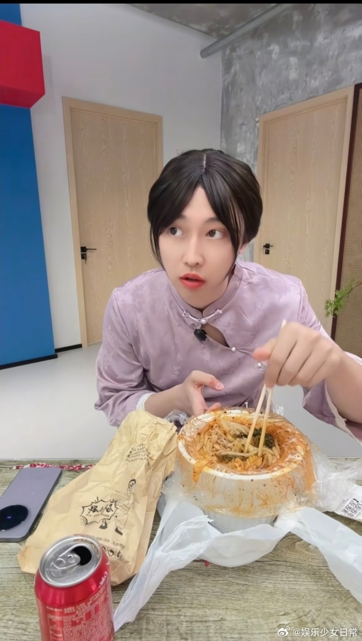 刘文祥 紫薯精“如果全世界都指责你，我就带你去吃刘文祥。”——这情话，比“多喝热