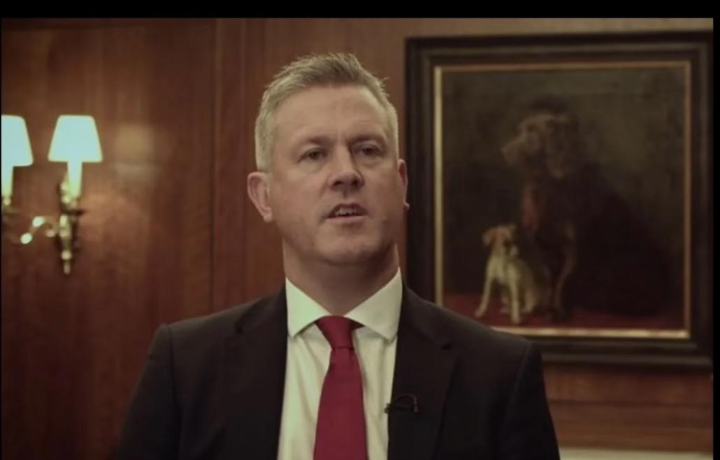 汇丰高管住着200万英镑的豪宅却逃票740次，从2023年到2024年，往返豪宅