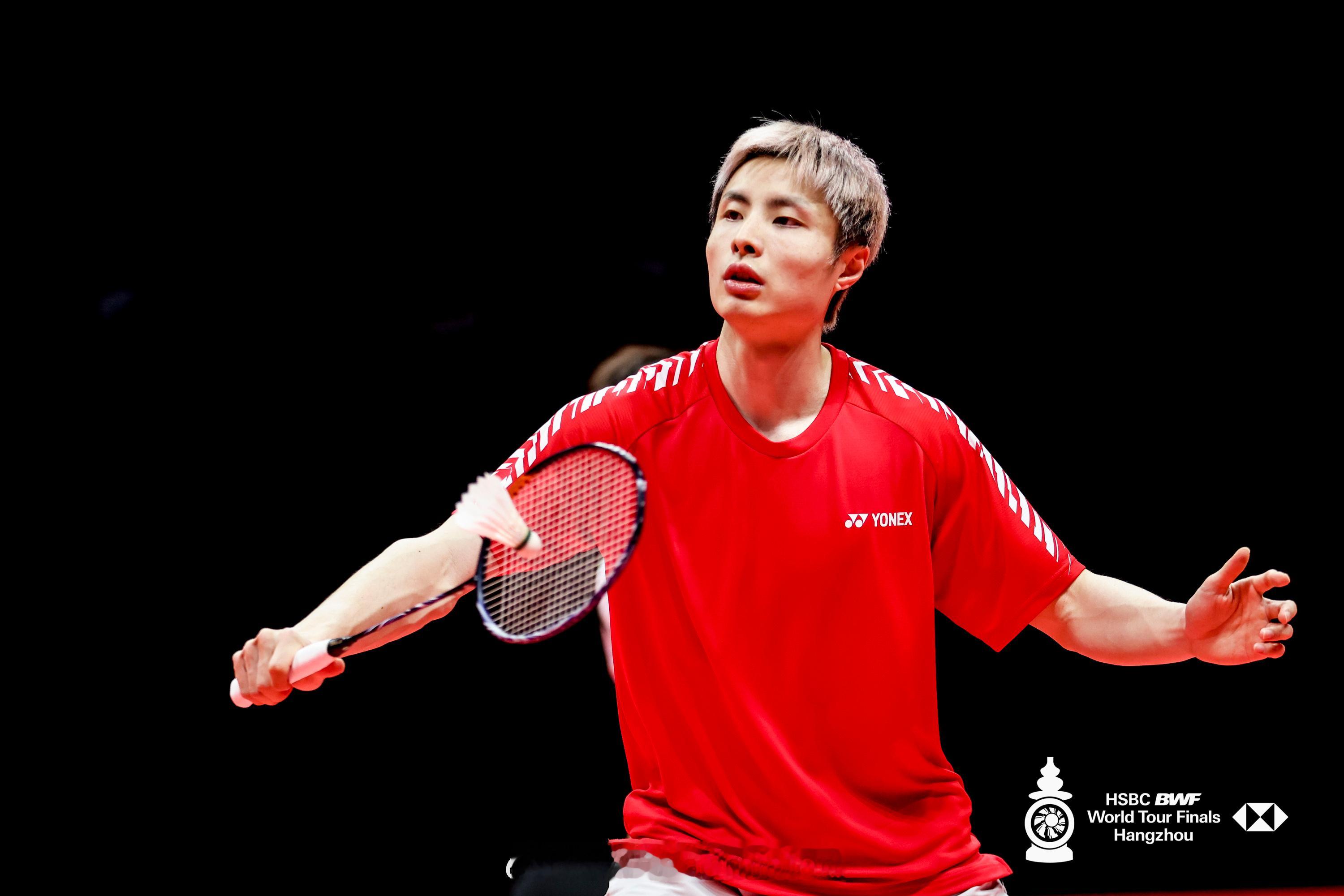 2025年世界羽联年终总决赛【晚宴👕👖服装篇】Q：能剧透一下今晚的着装吗？谭